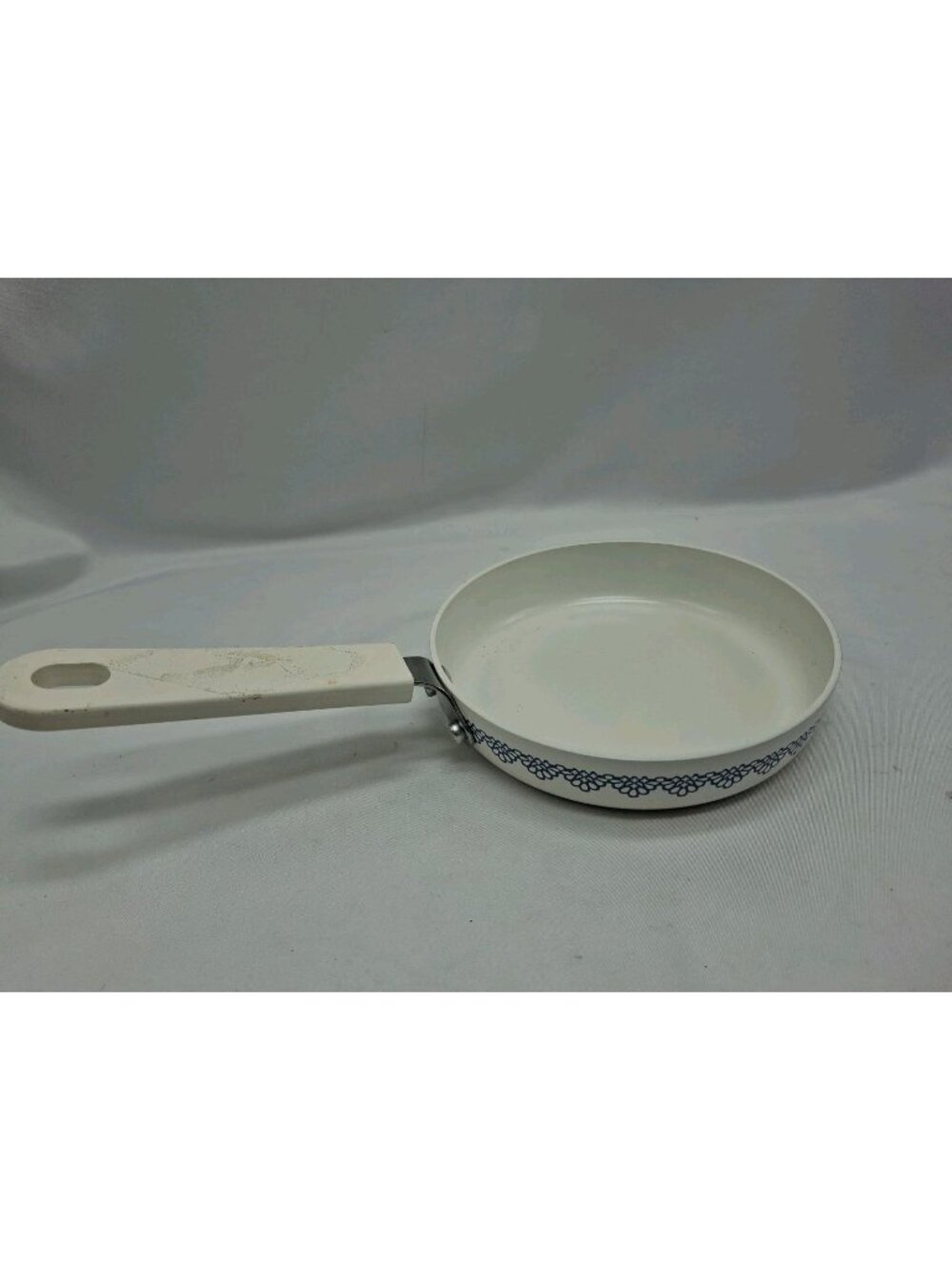 Pioneer Woman Fry Pan Skillet Non Stick White Grip 5.7" dia.